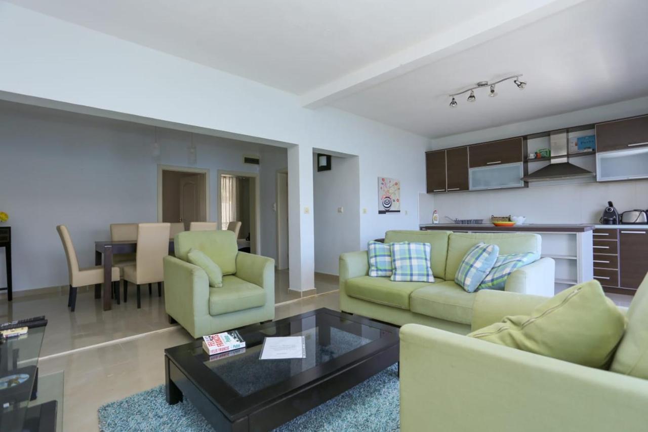Mountain Bay Views Apartments Njivice Dış mekan fotoğraf