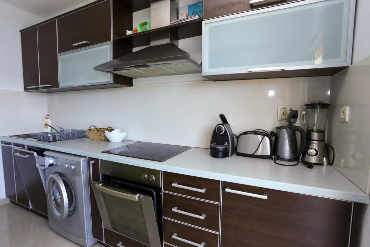 Mountain Bay Views Apartments Njivice Dış mekan fotoğraf