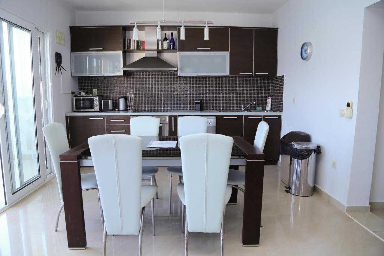Mountain Bay Views Apartments Njivice Dış mekan fotoğraf