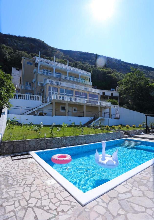Mountain Bay Views Apartments Njivice Dış mekan fotoğraf