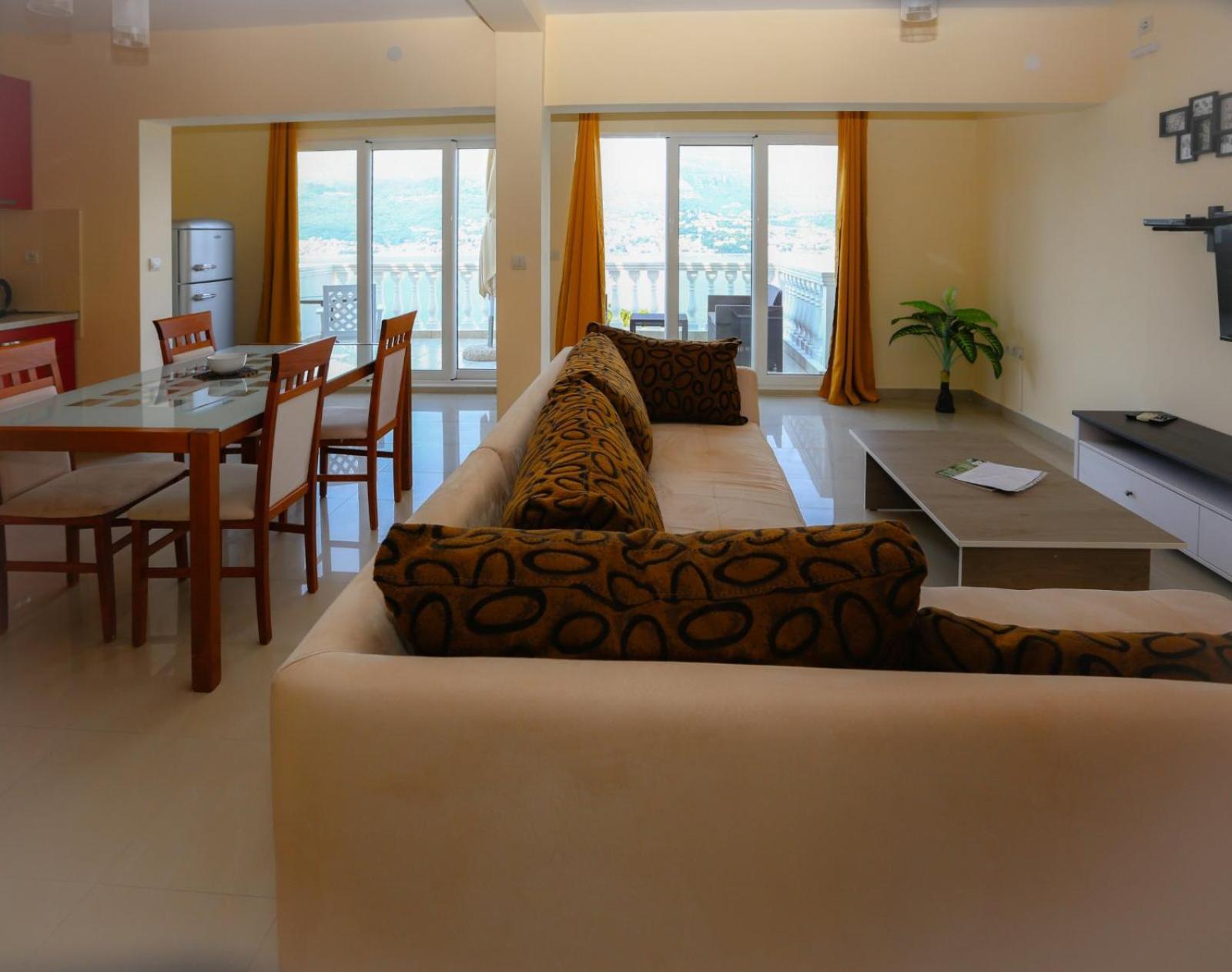 Mountain Bay Views Apartments Njivice Dış mekan fotoğraf