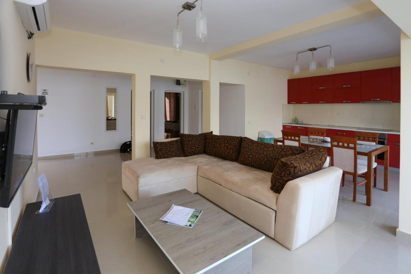 Mountain Bay Views Apartments Njivice Dış mekan fotoğraf