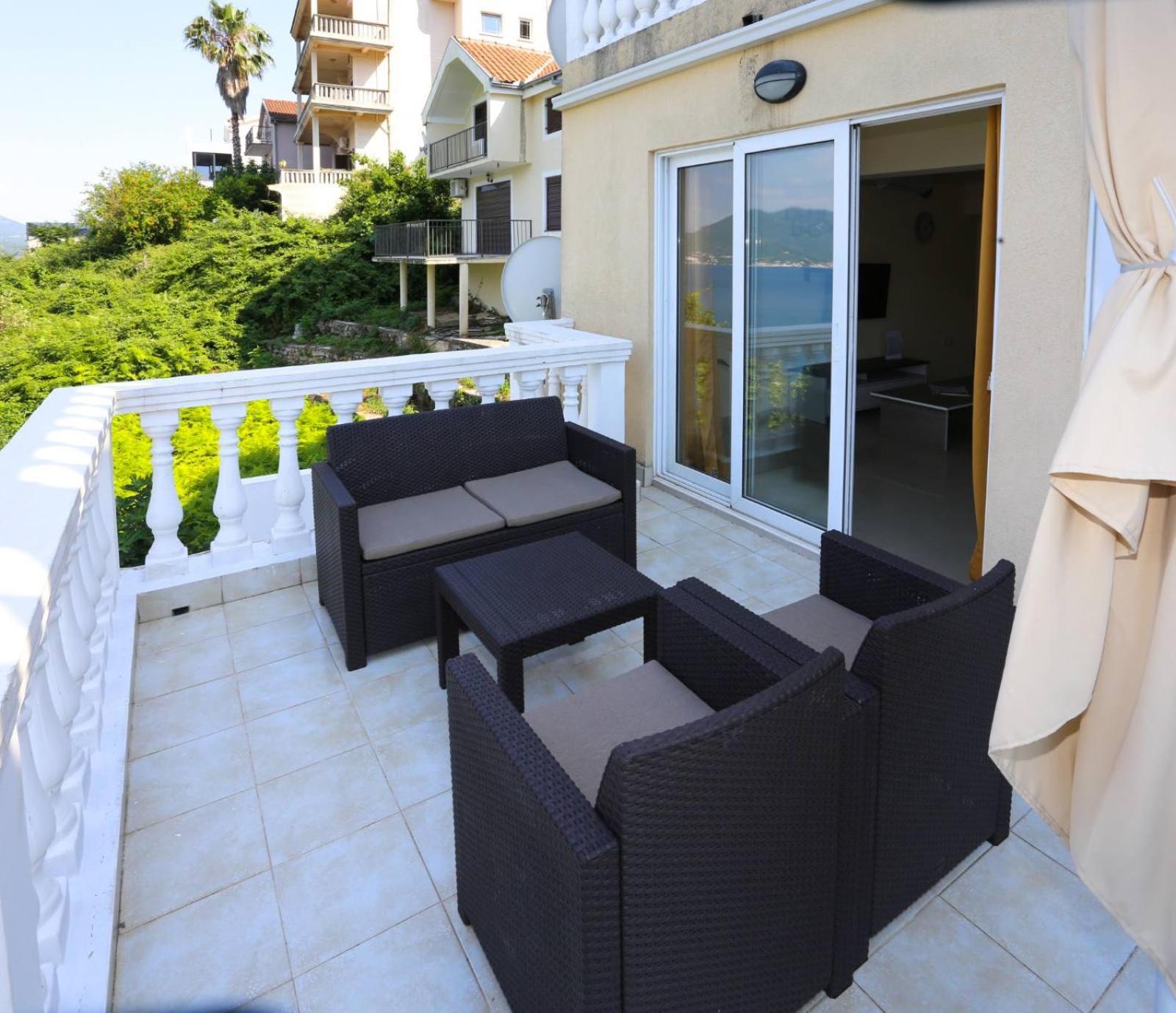 Mountain Bay Views Apartments Njivice Dış mekan fotoğraf