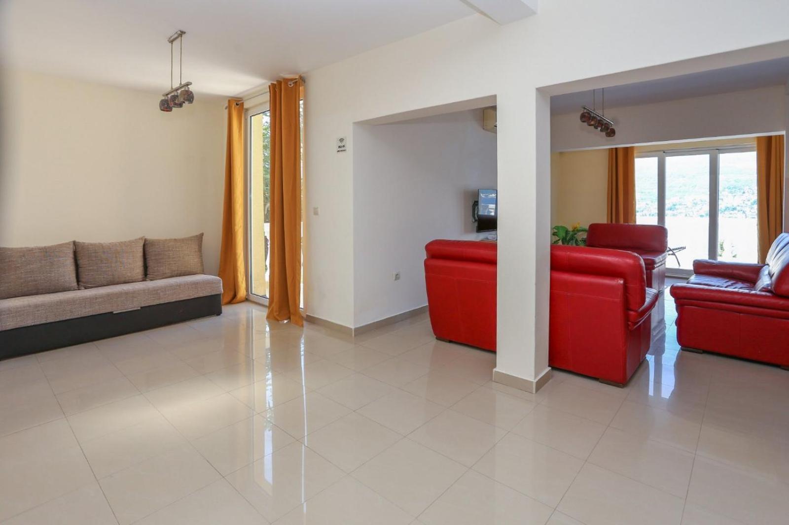 Mountain Bay Views Apartments Njivice Dış mekan fotoğraf