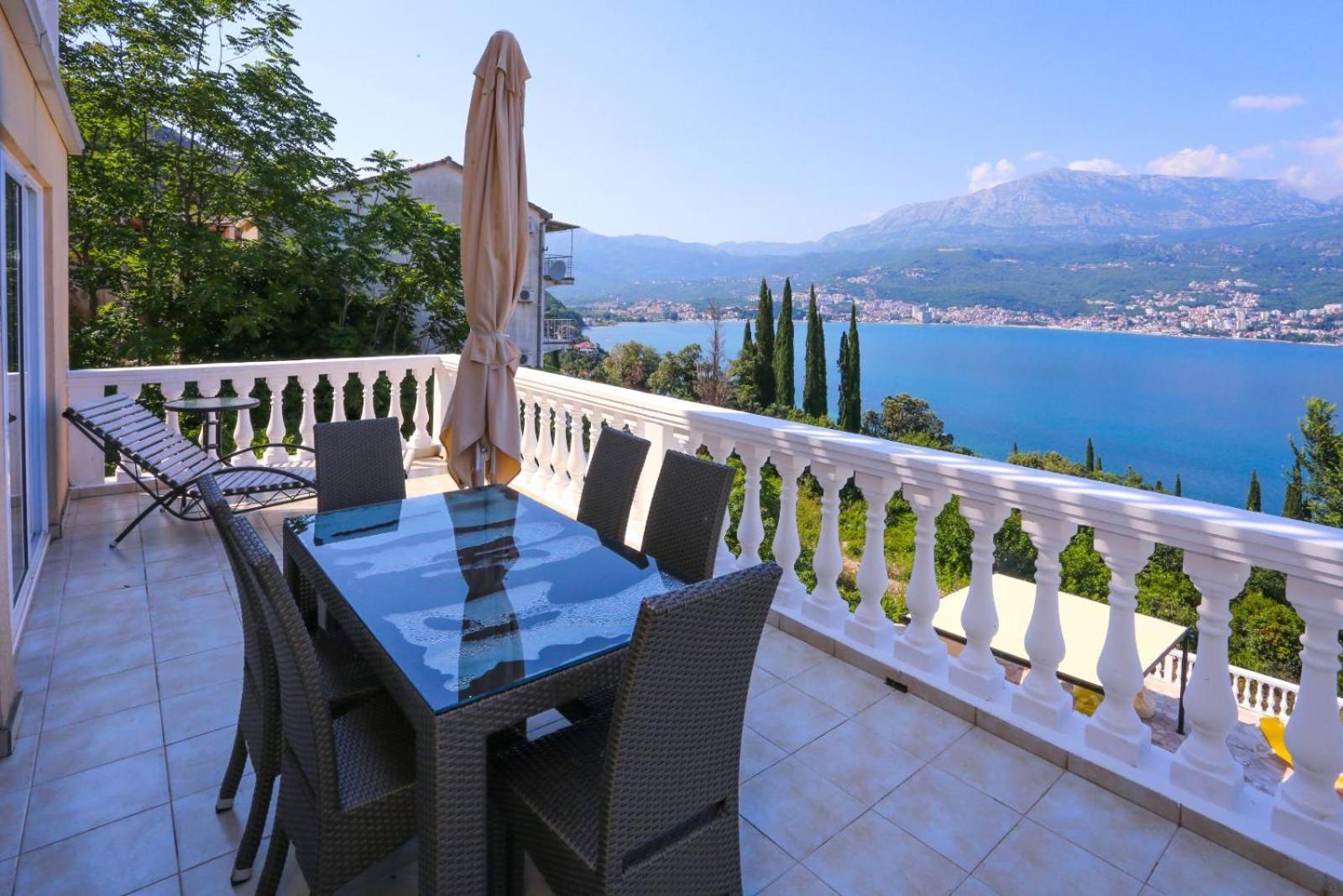 Mountain Bay Views Apartments Njivice Dış mekan fotoğraf