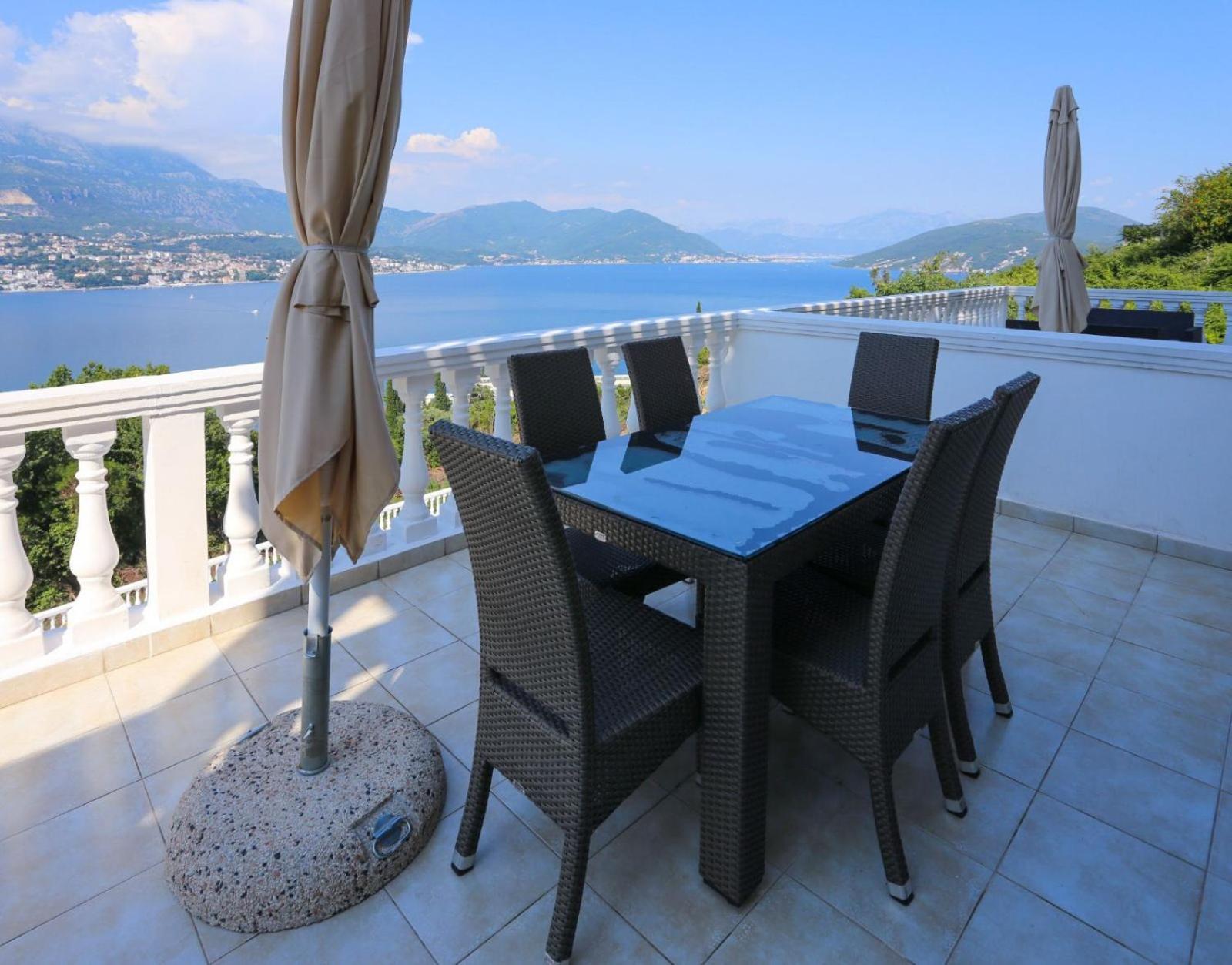 Mountain Bay Views Apartments Njivice Dış mekan fotoğraf