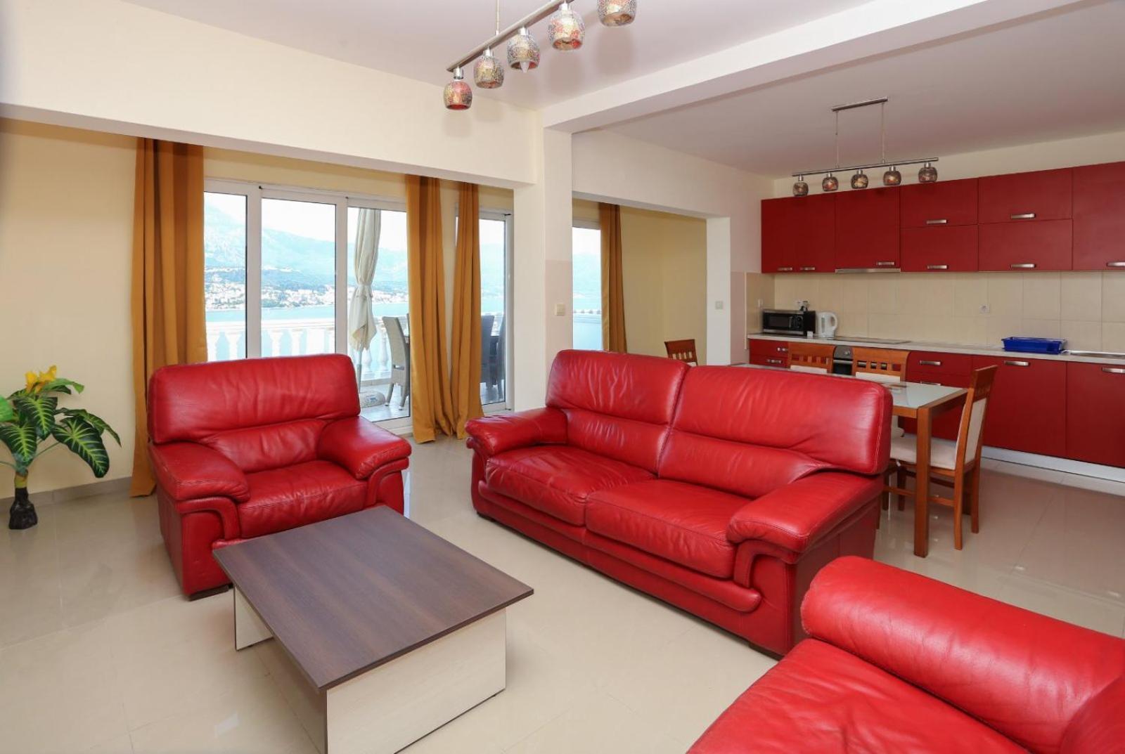 Mountain Bay Views Apartments Njivice Dış mekan fotoğraf